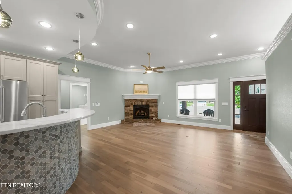 12 Edgemere Court Crossville TN 38558