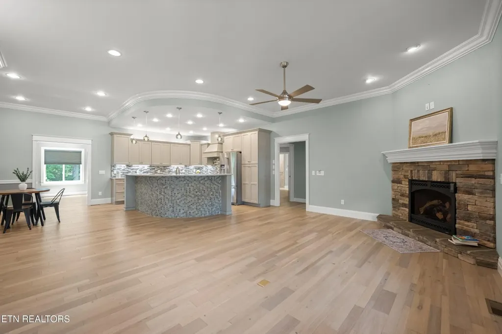 12 Edgemere Court Crossville TN 38558