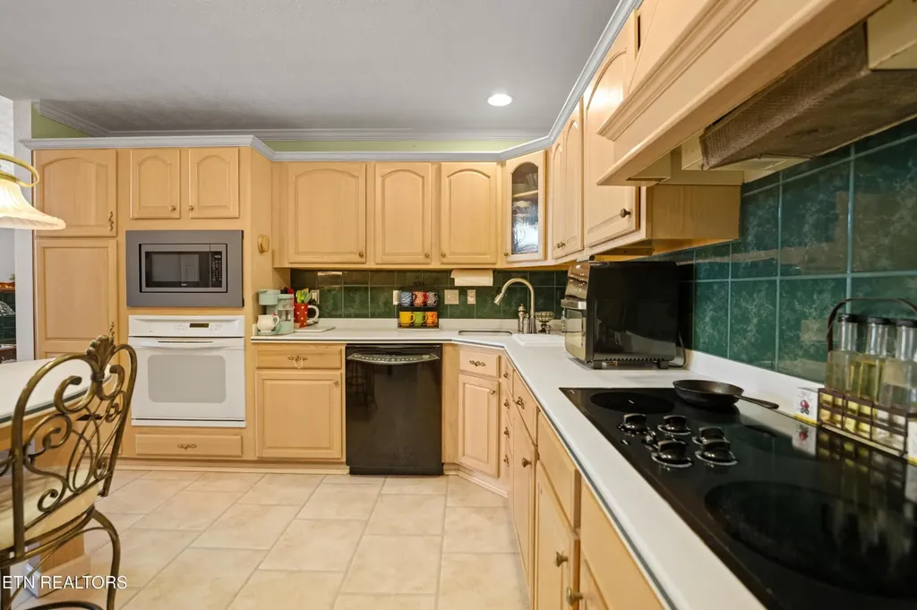229 Hawthorn Loop Crossville TN 38555