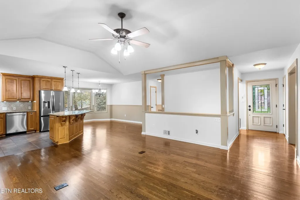 407 Tecumseh Point Loudon TN 37774