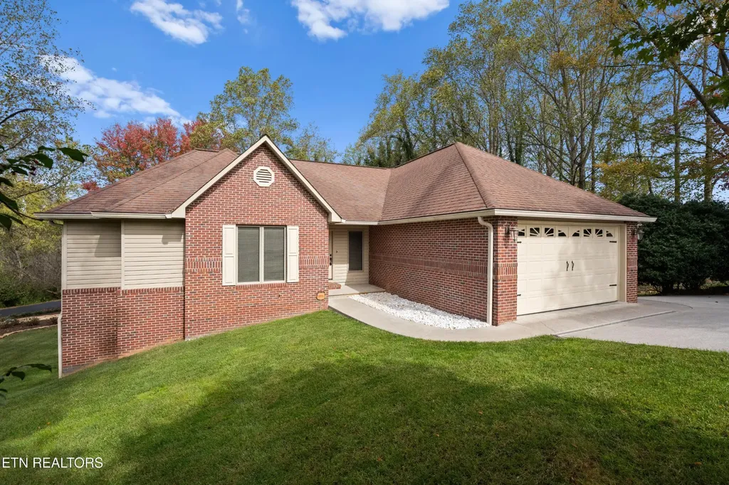 407 Tecumseh Point Loudon TN 37774