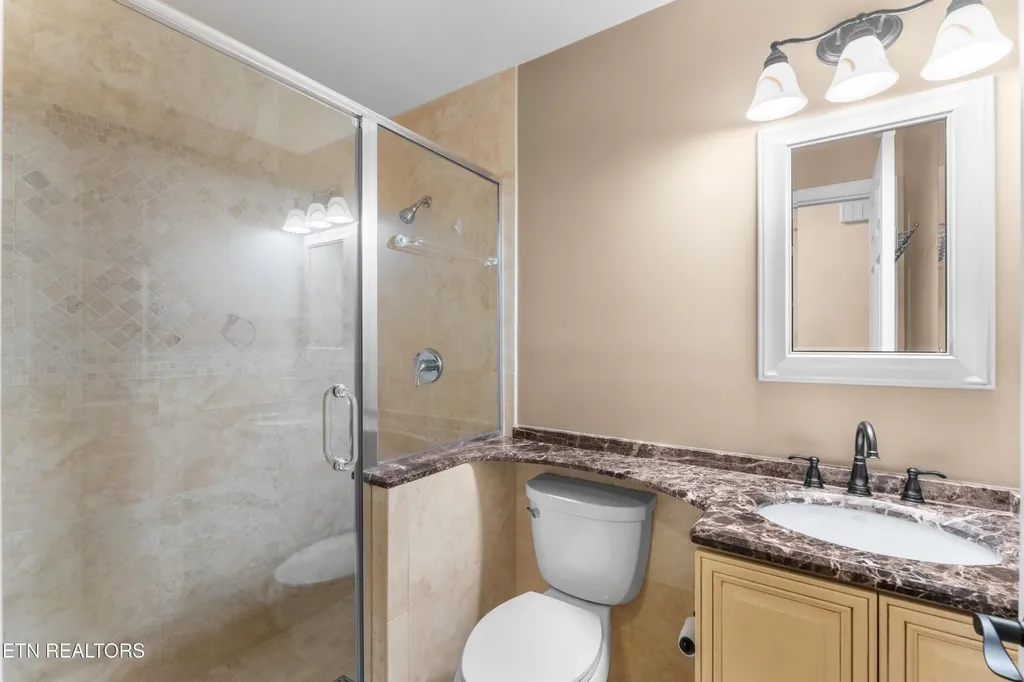 407 Tecumseh Point Loudon TN 37774