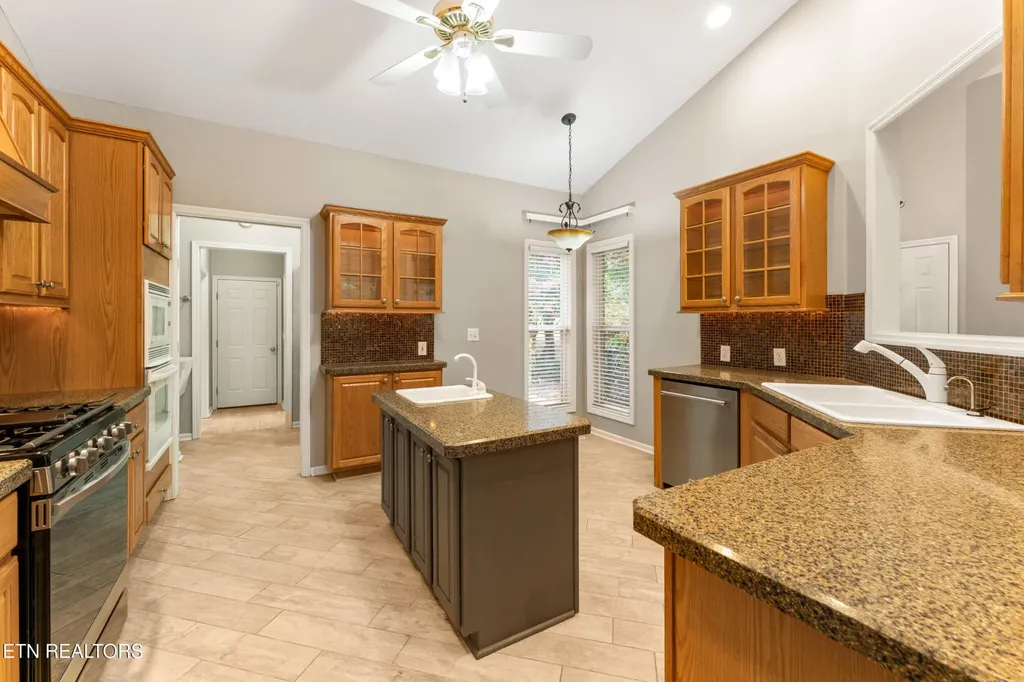 123 Inata Circle Loudon TN 37774