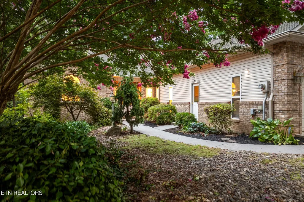 123 Inata Circle Loudon TN 37774