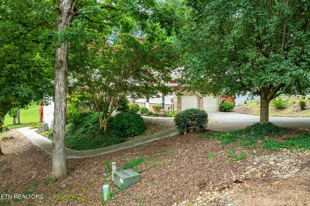 123 Inata Circle Loudon TN 37774