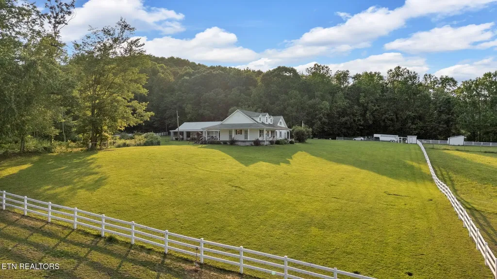 596 Clifty Creek Road Oakdale TN 37829