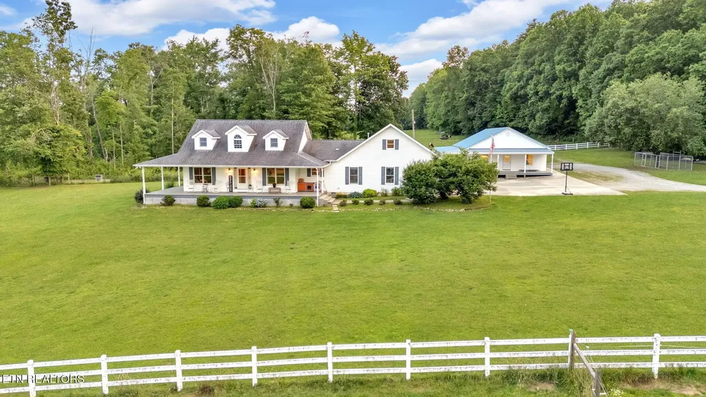 596 Clifty Creek Road Oakdale TN 37829