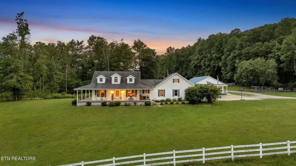 596 Clifty Creek Road Oakdale TN 37829