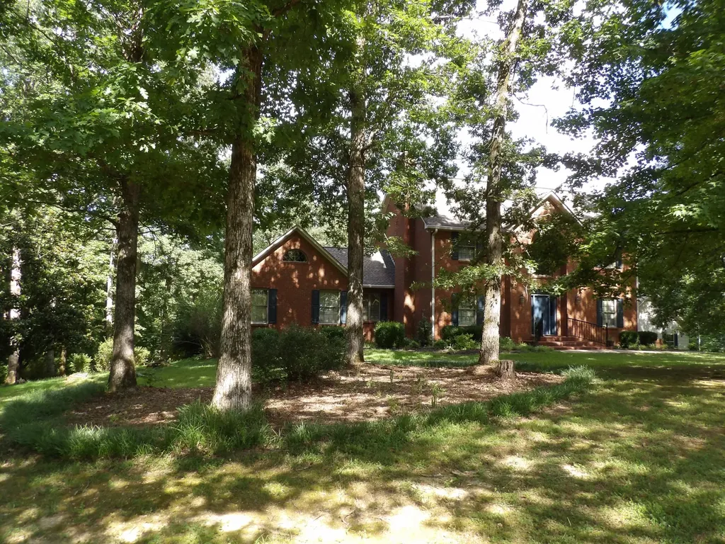 570 Gregson Place Waverly TN 37185