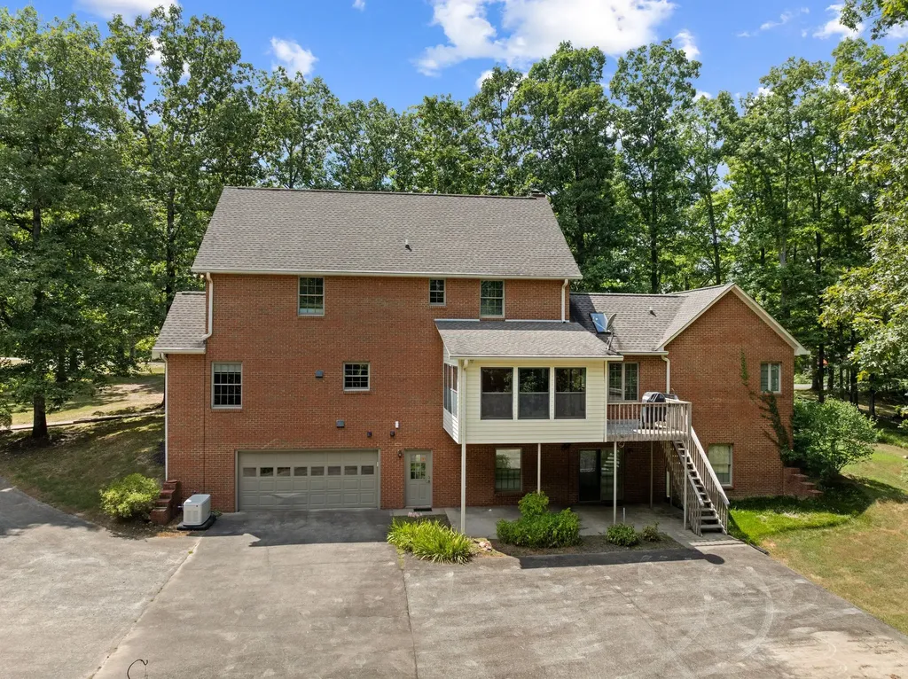 570 Gregson Place Waverly TN 37185