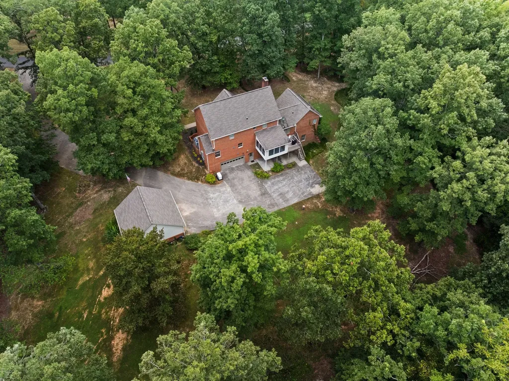 570 Gregson Place Waverly TN 37185