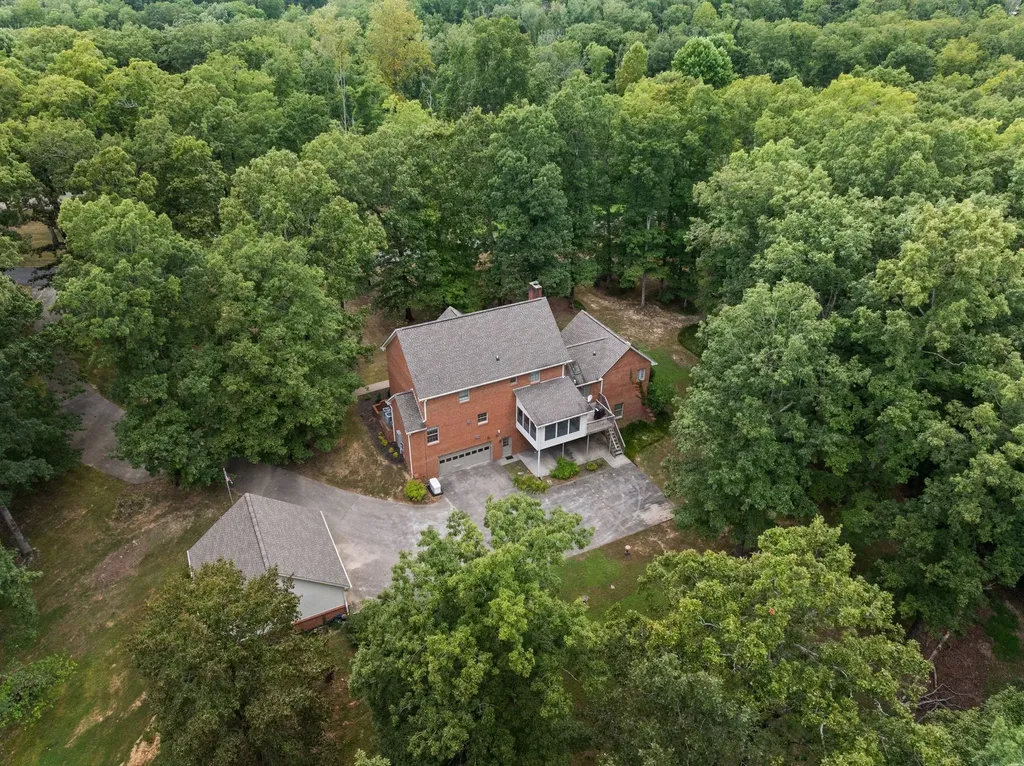 570 Gregson Place Waverly TN 37185