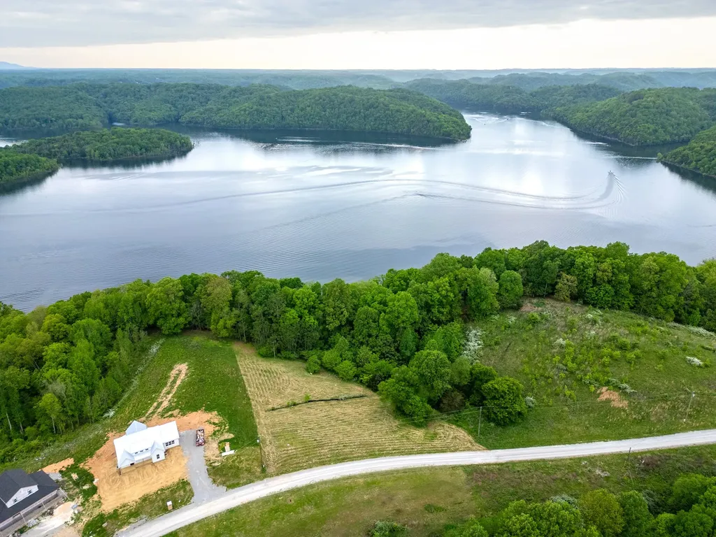 0 Lake Bluff Red Baxter TN 38544