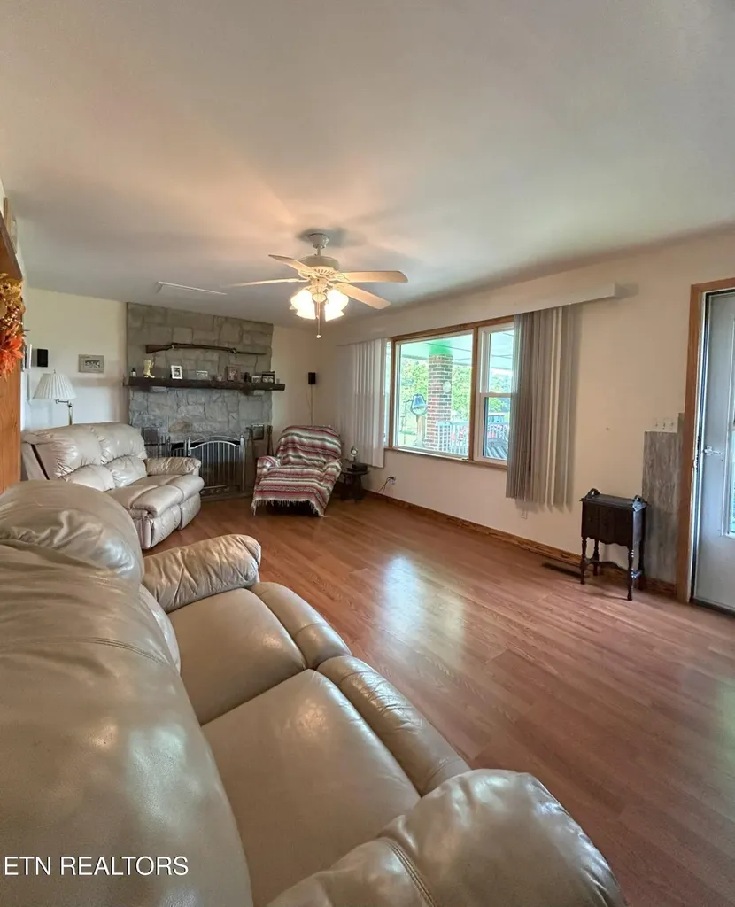 1038 Newton Lane Crossville TN 38572