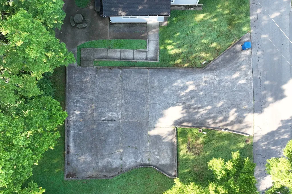 612 Hartsville Pike Gallatin TN 37066