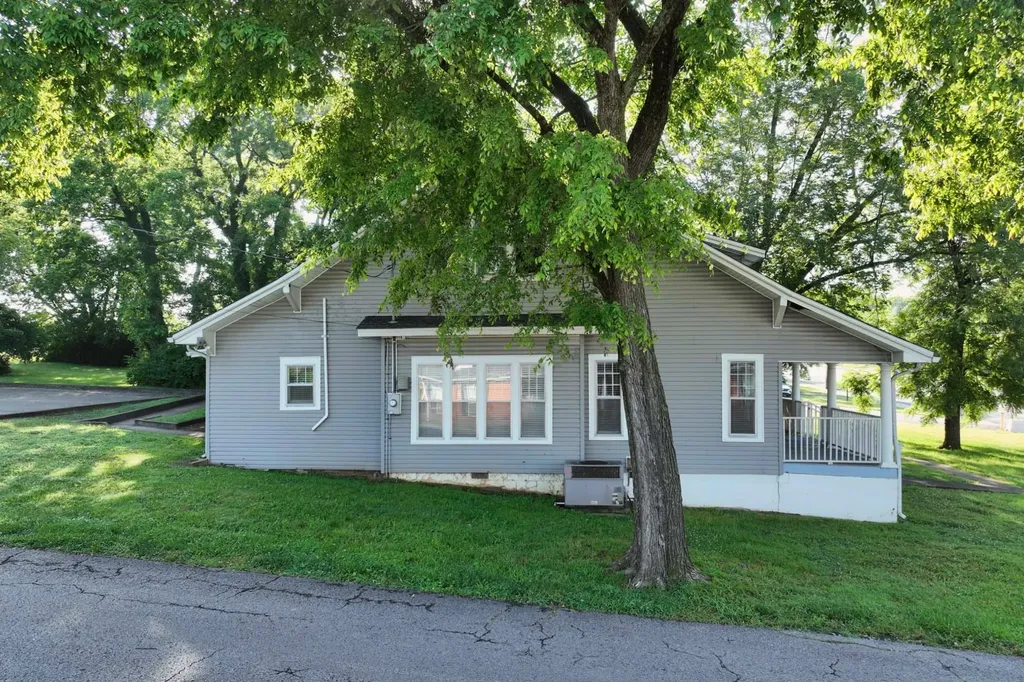 612 Hartsville Pike Gallatin TN 37066