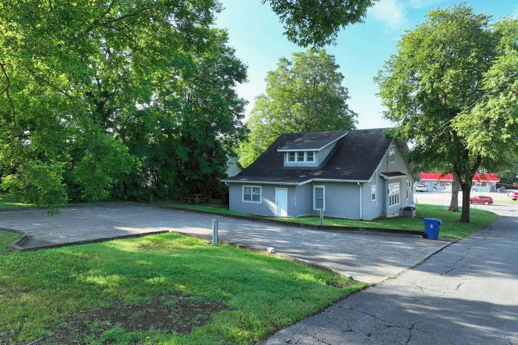 612 Hartsville Pike Gallatin TN 37066