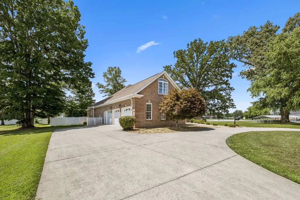 142 Heritage Circle Manchester TN 37355