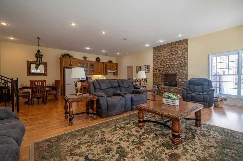 15 Clifton Road Lawrenceburg TN 38464