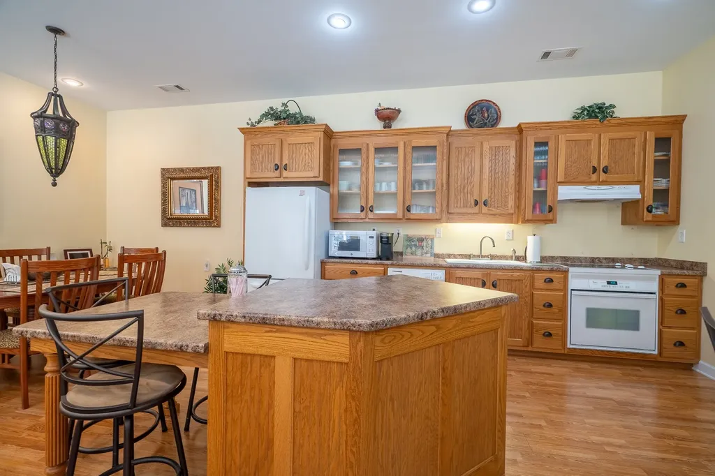 15 Clifton Road Lawrenceburg TN 38464