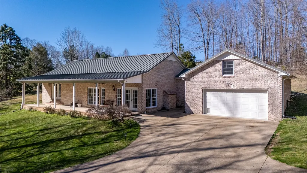 15 Clifton Road Lawrenceburg TN 38464