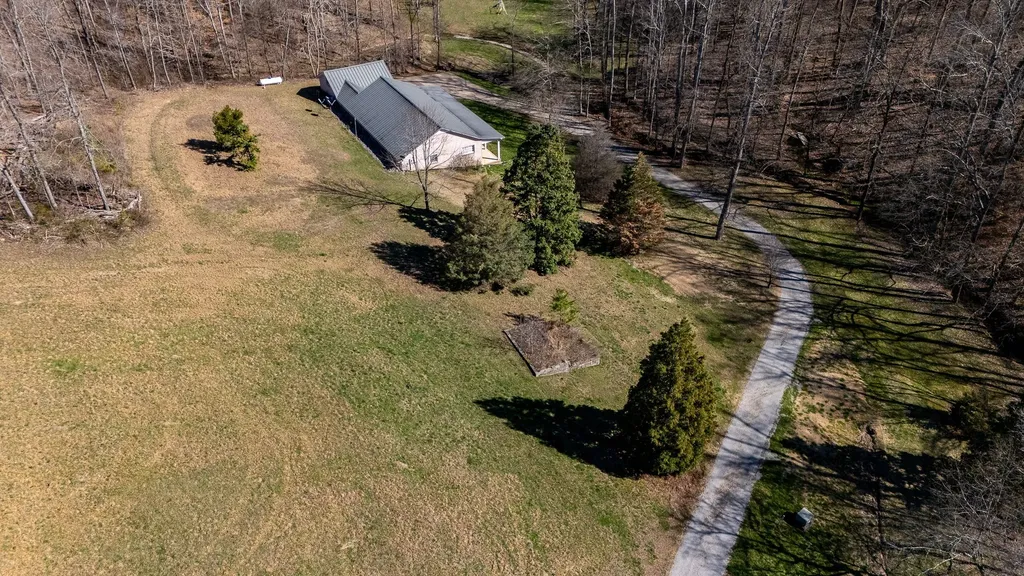 15 Clifton Road Lawrenceburg TN 38464