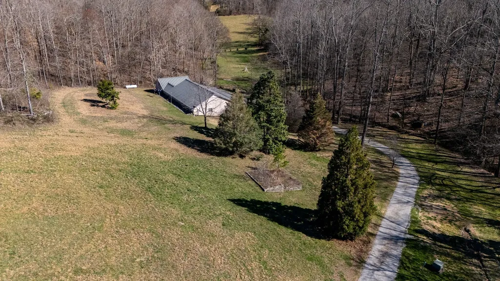 15 Clifton Road Lawrenceburg TN 38464