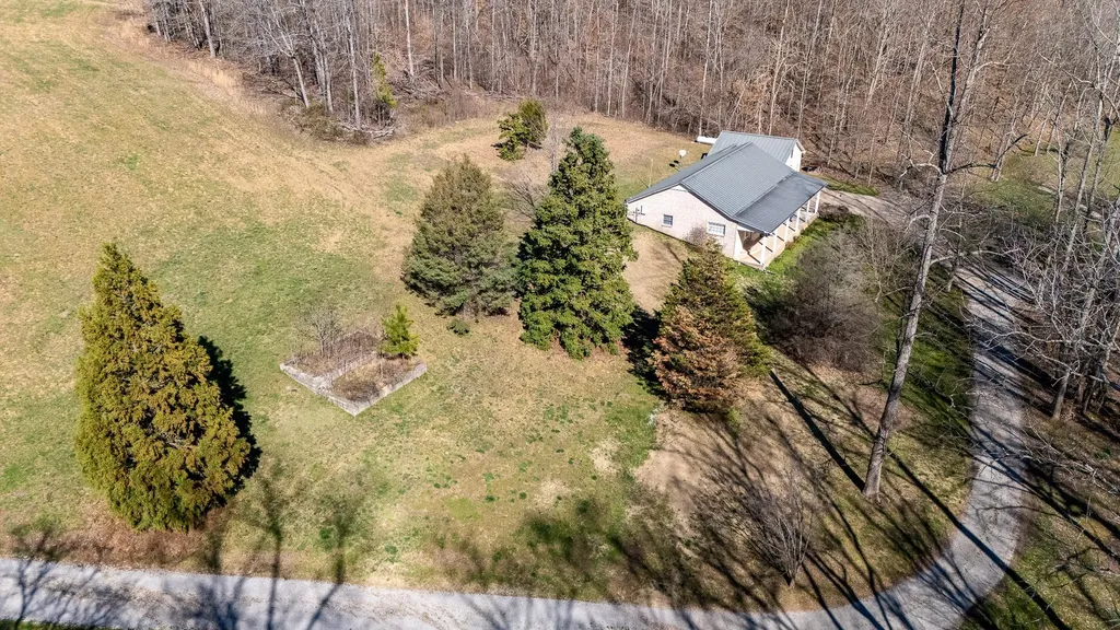 15 Clifton Road Lawrenceburg TN 38464