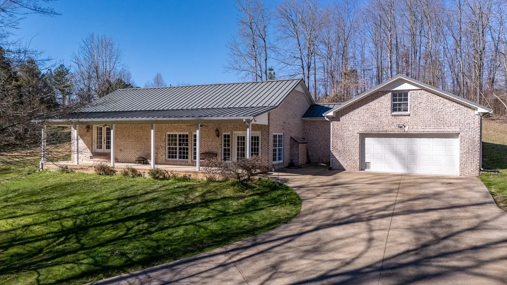 15 Clifton Road Lawrenceburg TN 38464