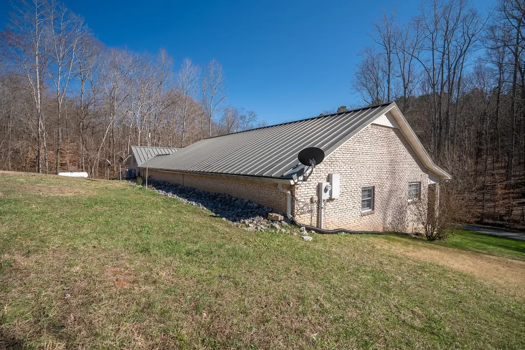 15 Clifton Road Lawrenceburg TN 38464