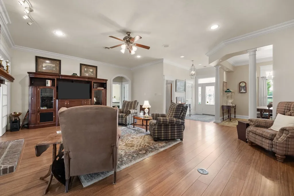 870 Oak Plains Road Clarksville TN 37043