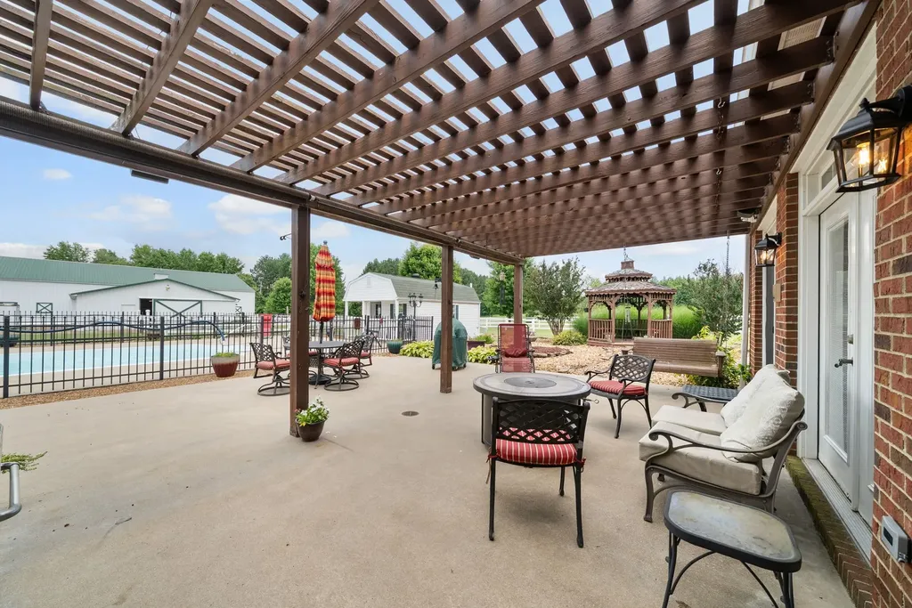 870 Oak Plains Road Clarksville TN 37043