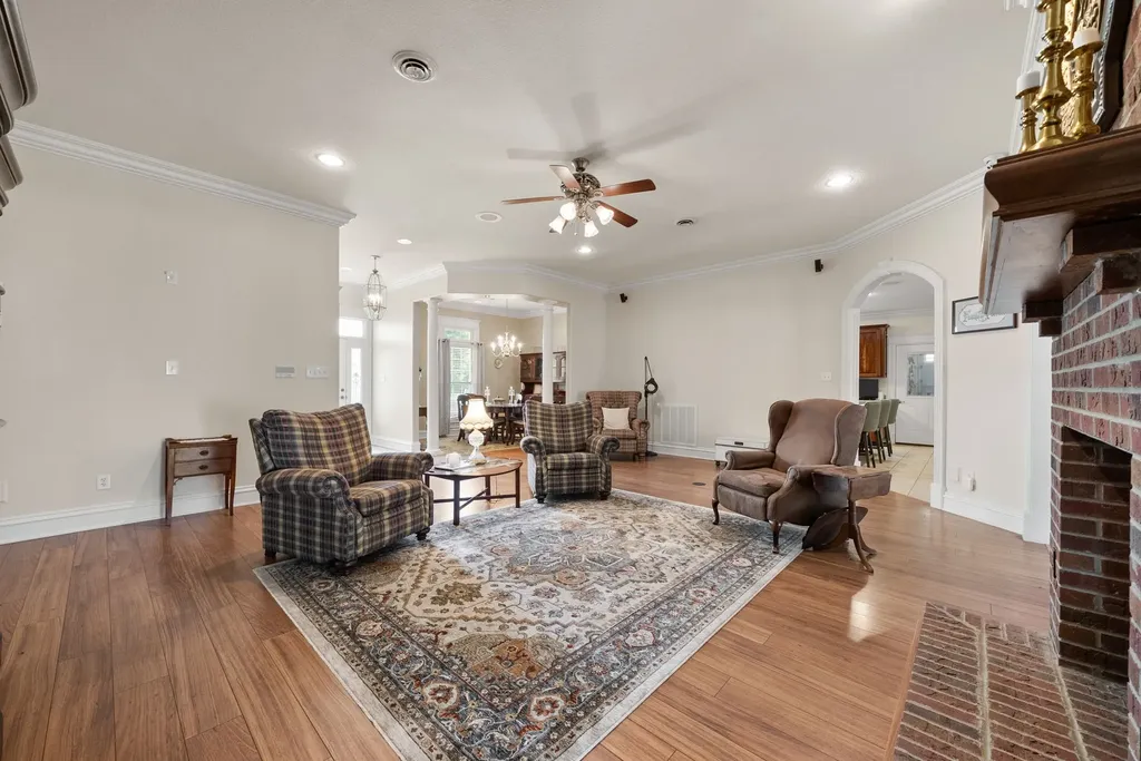 870 Oak Plains Road Clarksville TN 37043