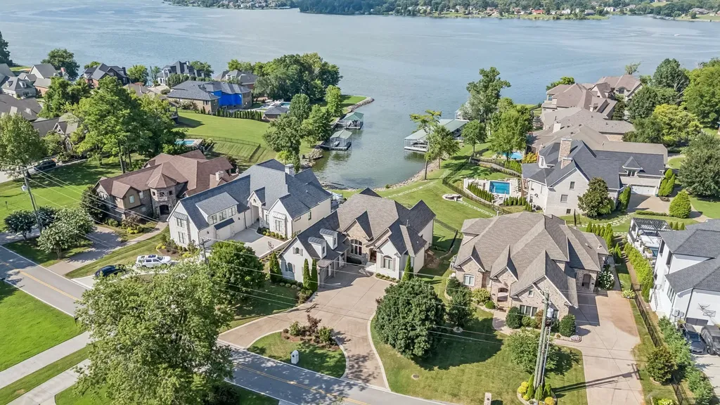 3033 Lakeshore Drive Old Hickory TN 37138