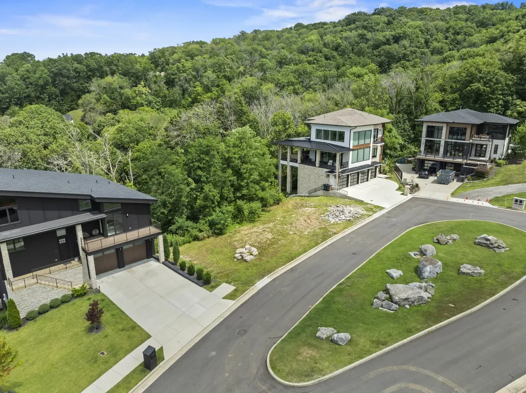 5808 Woodland Hills Drive Nashville TN 37211
