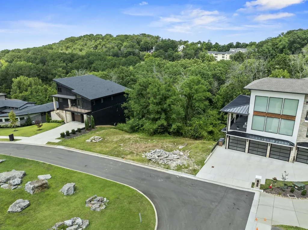 5808 Woodland Hills Drive Nashville TN 37211