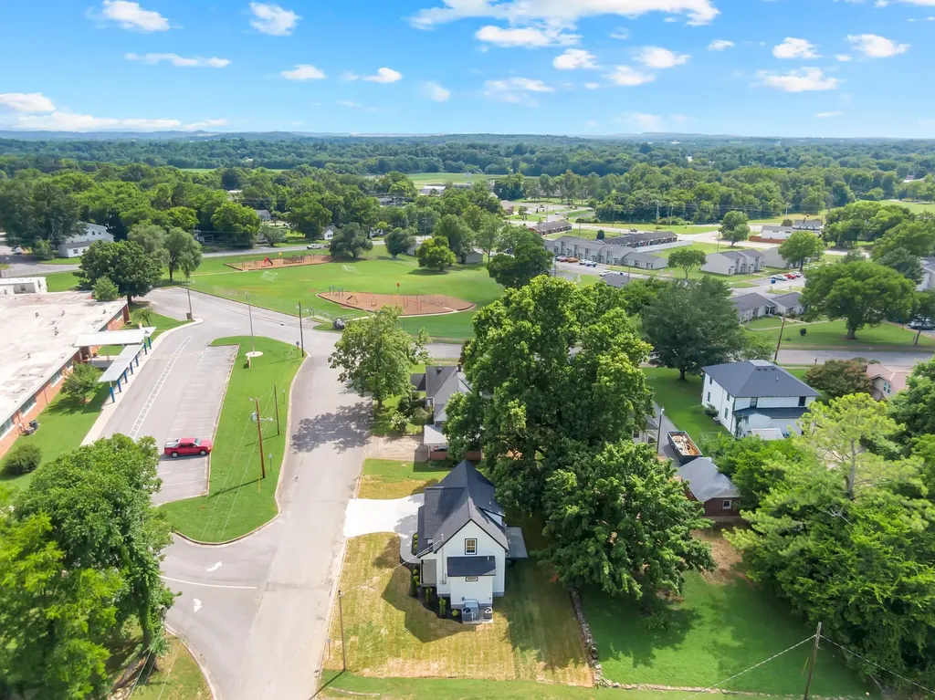 220 Walnut Street Shelbyville TN 37160