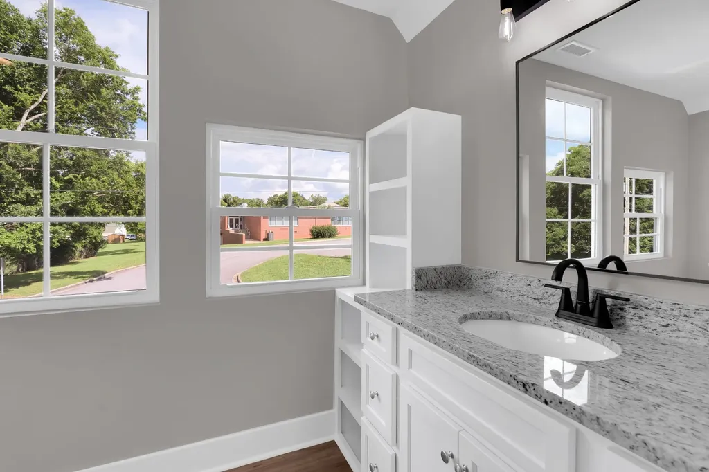 220 Walnut Street Shelbyville TN 37160
