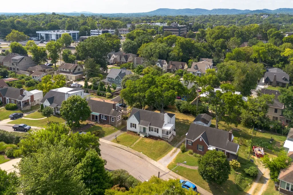 2313 Sunset Place Nashville TN 37212