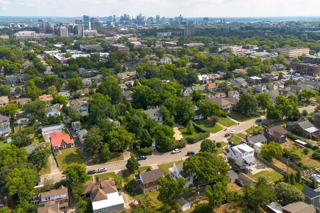 2313 Sunset Place Nashville TN 37212