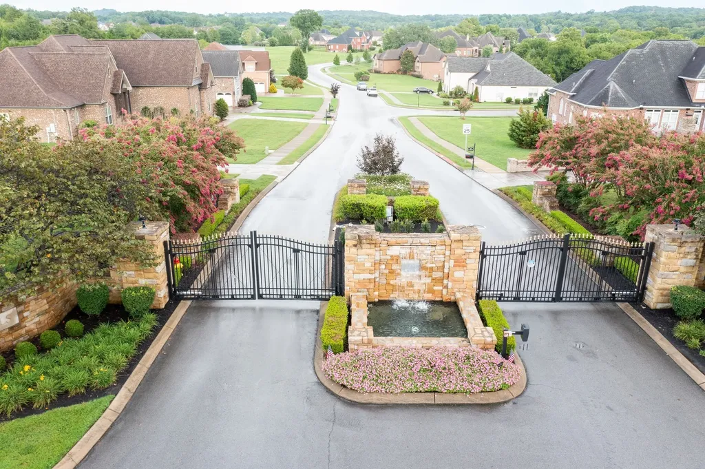 302 Stonebrook Point Lebanon TN 37087
