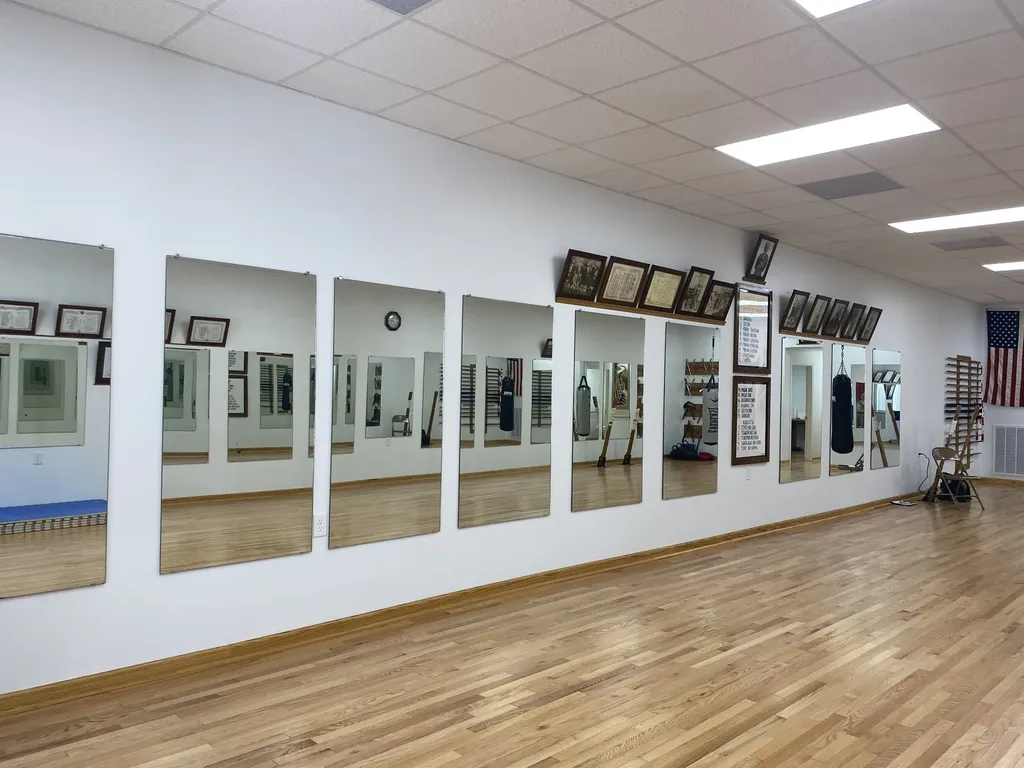120 1st Ave Nw, NW Winchester TN 37398