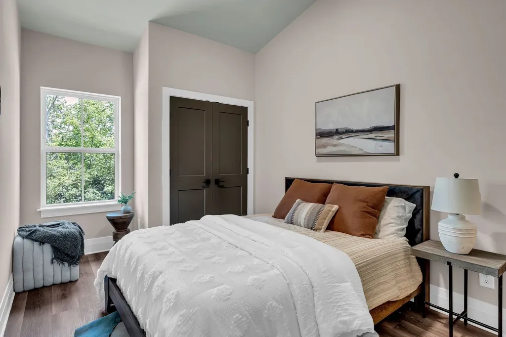 1202 Valerie Lane Nashville TN 37211