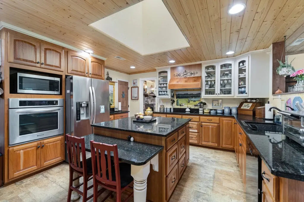1556 Chestnut Grove Road Morrison TN 37357