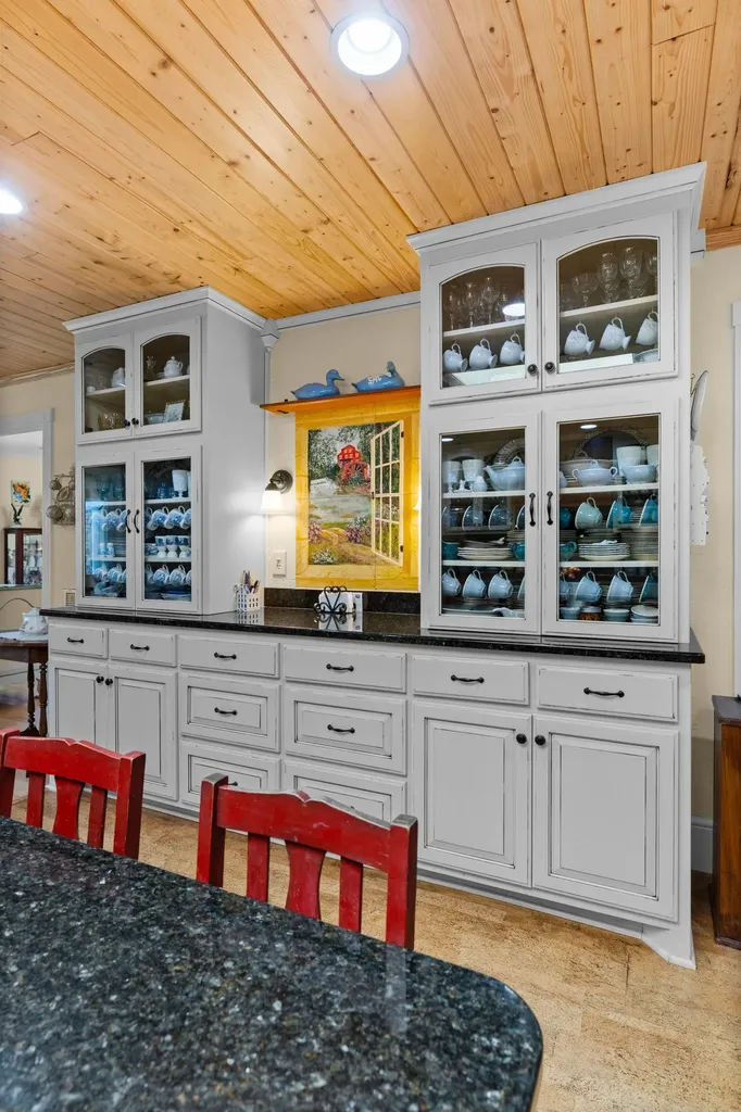 1556 Chestnut Grove Road Morrison TN 37357