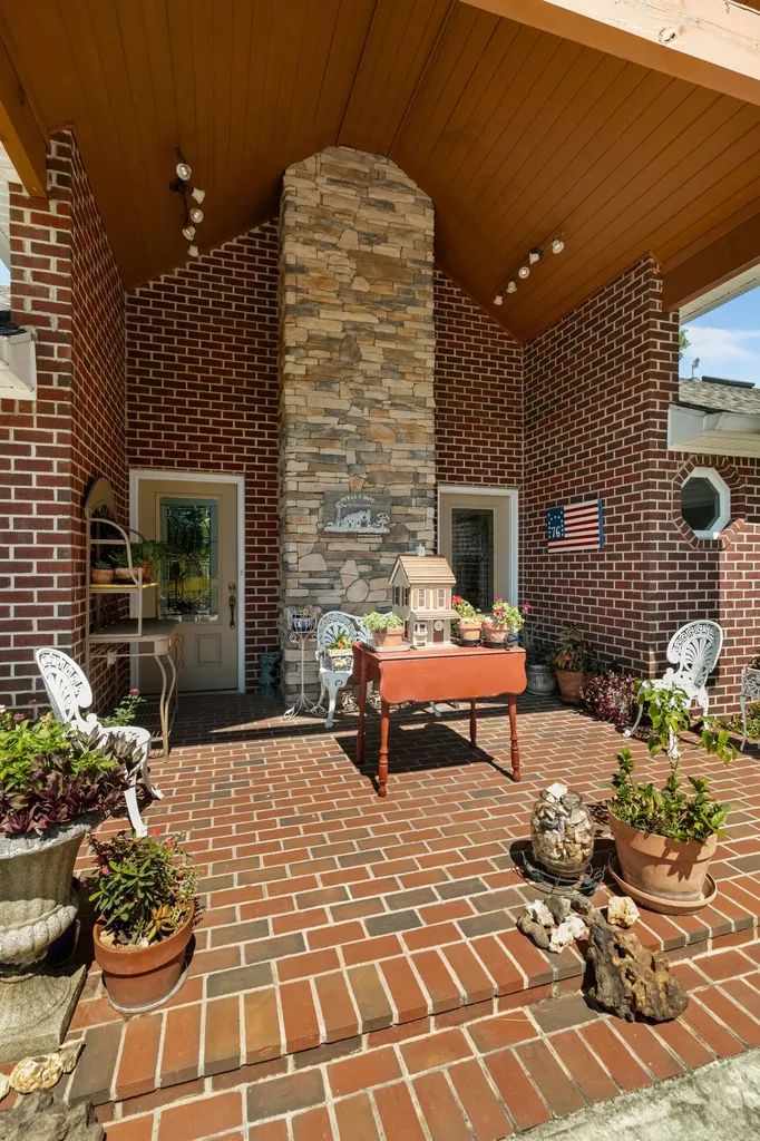 1556 Chestnut Grove Road Morrison TN 37357