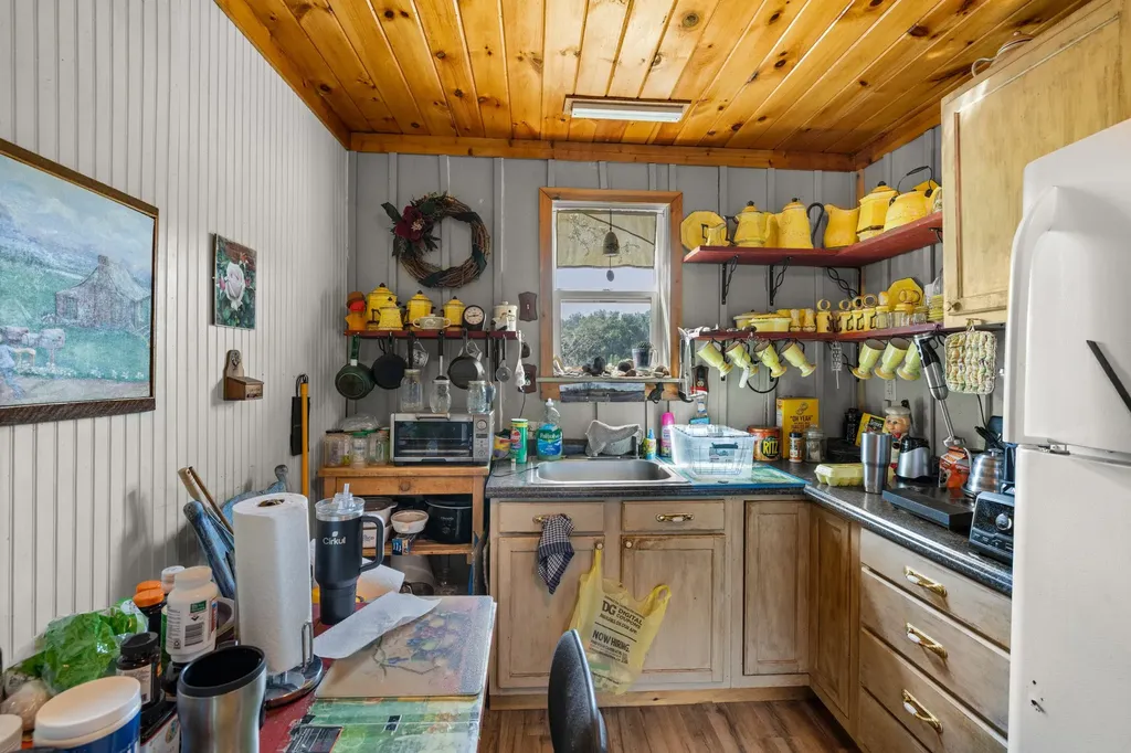 1556 Chestnut Grove Road Morrison TN 37357