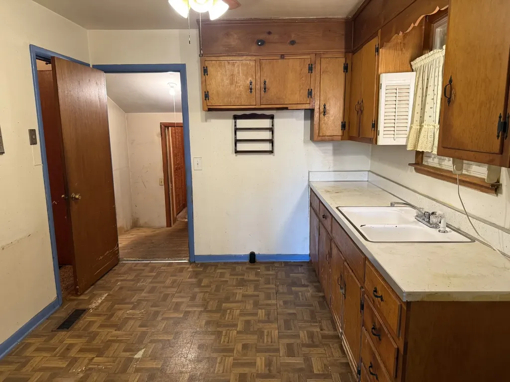 2411 14th Ave, N Nashville TN 37208