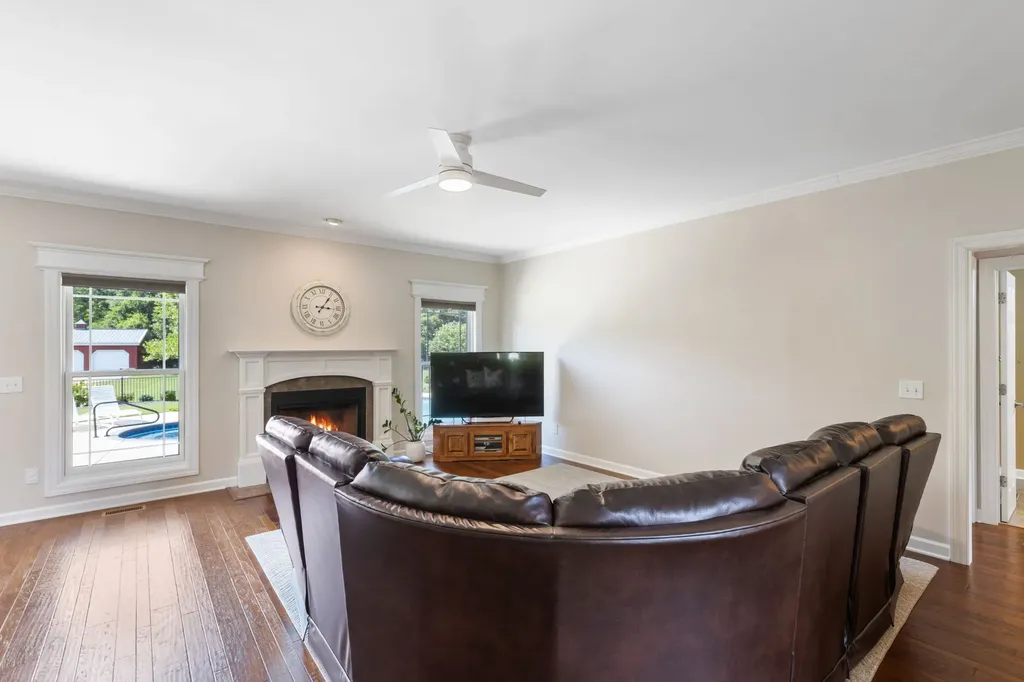 1825 N Lovvorn Road Christiana TN 37037