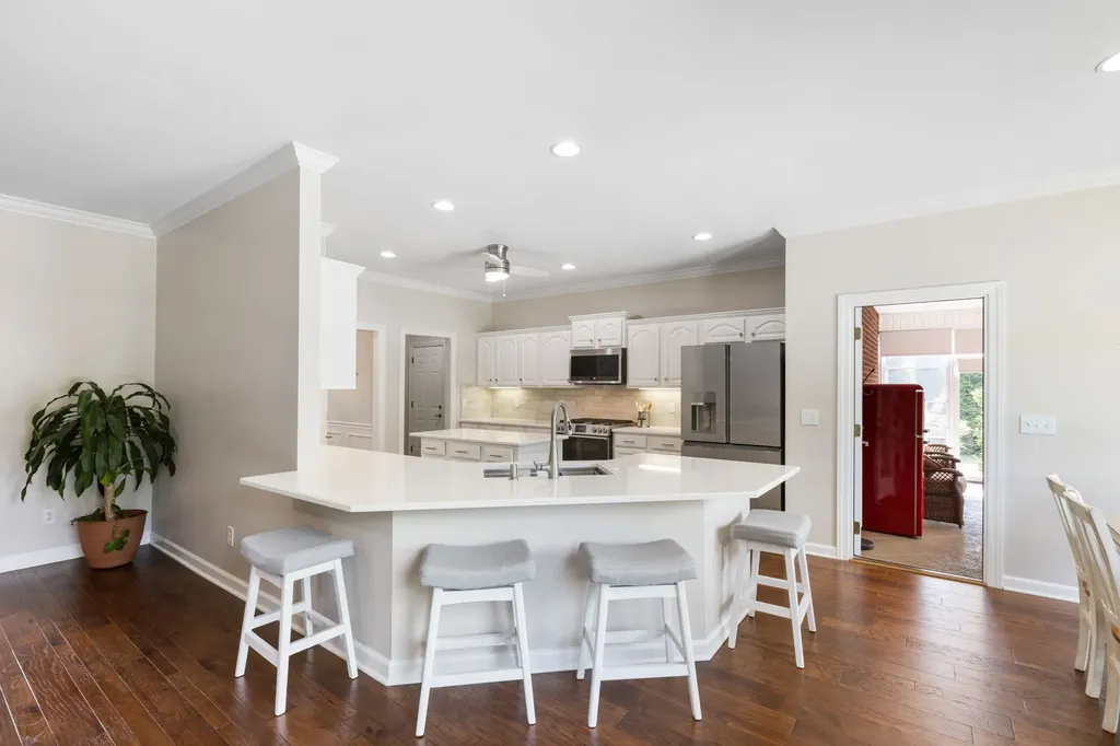 1825 N Lovvorn Road Christiana TN 37037